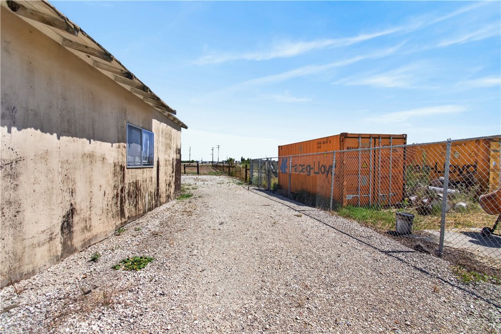 main property photo 16