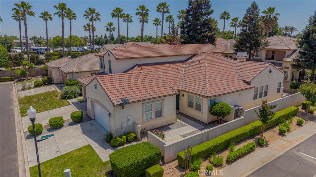 main property photo 28