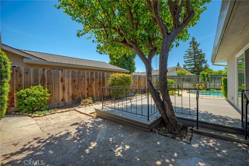 main property photo 36