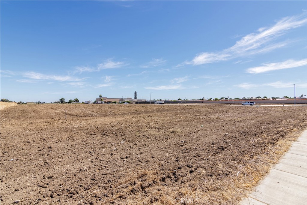 main property photo 15