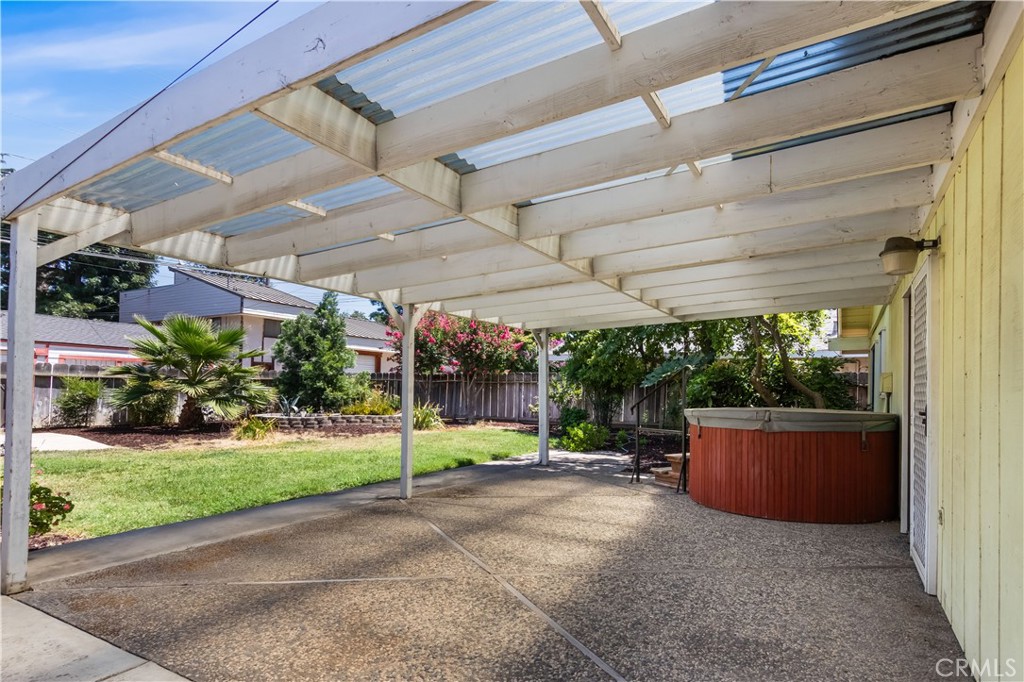 main property photo 28