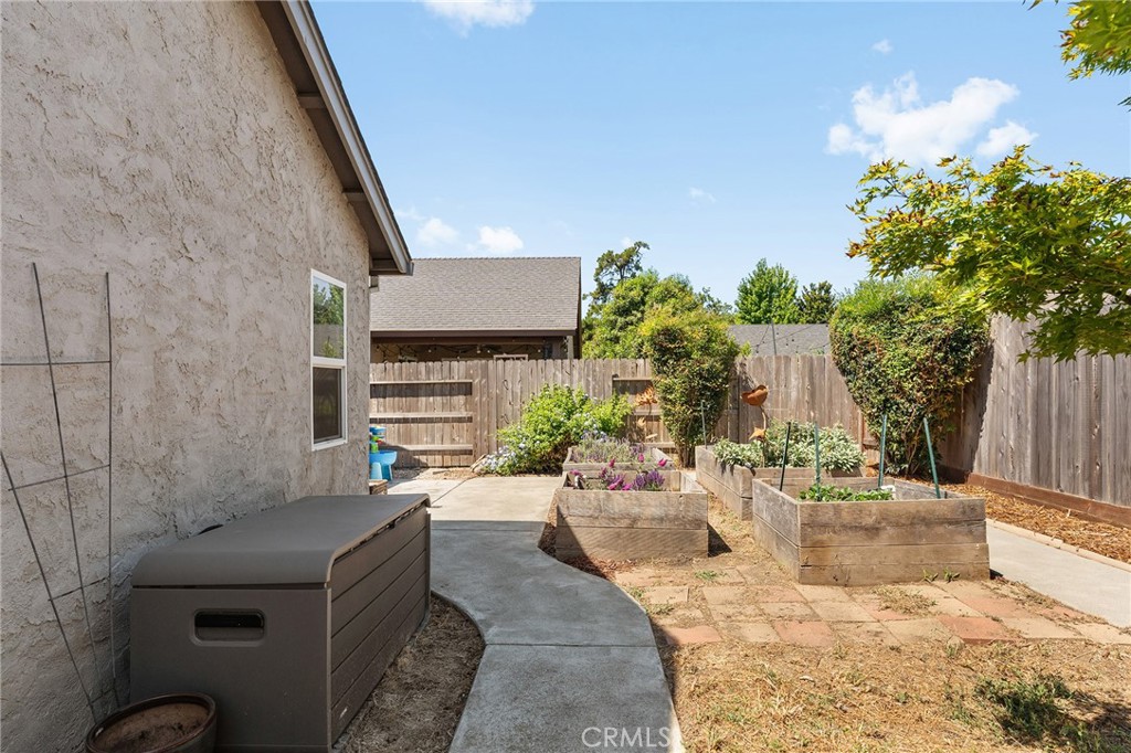 main property photo 37