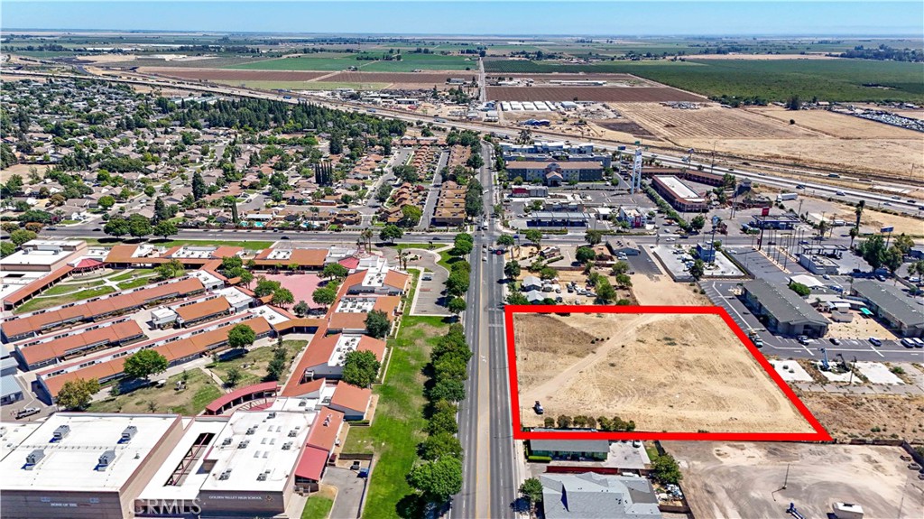 main property photo 17