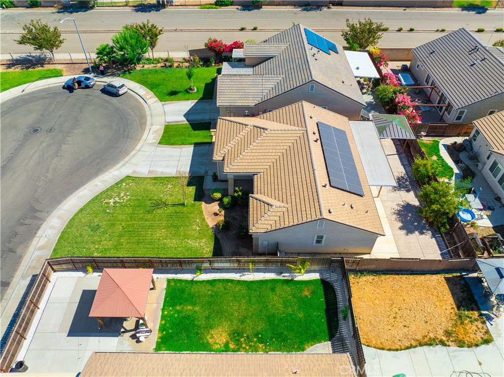main property photo 35