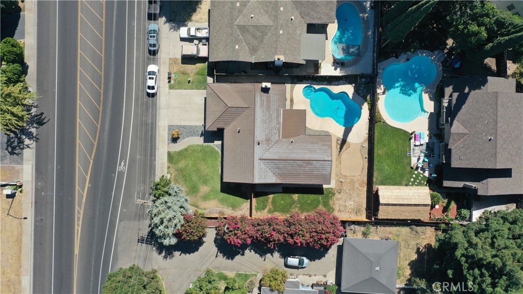 main property photo 28