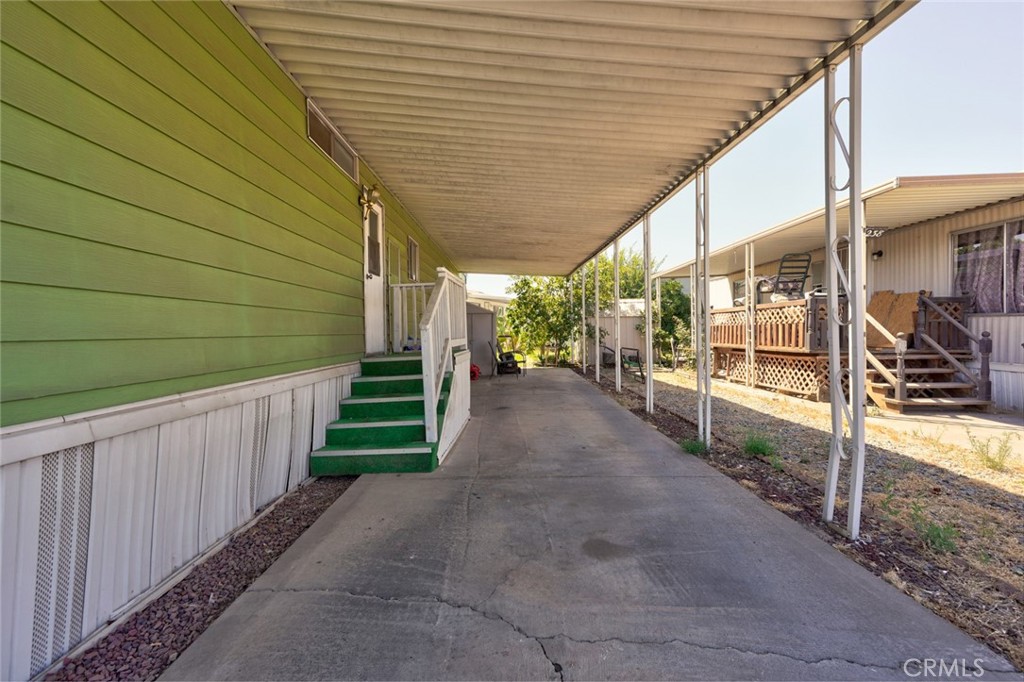 main property photo 6