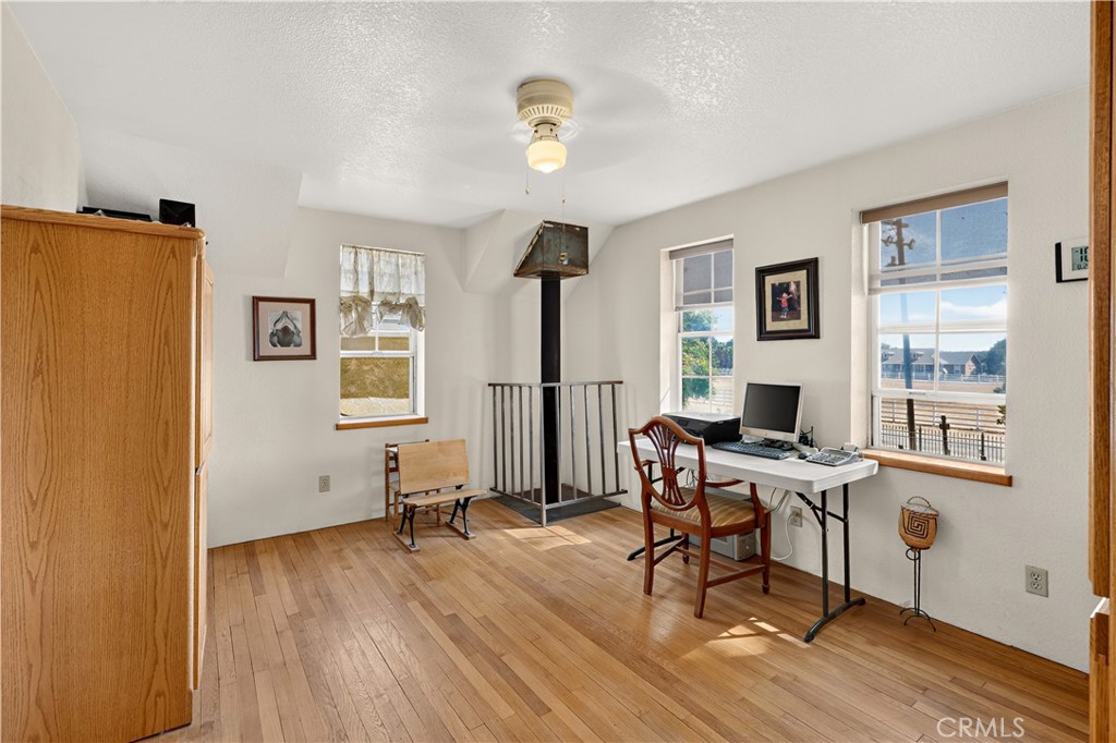 main property photo 36