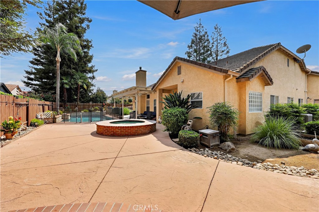 main property photo 45