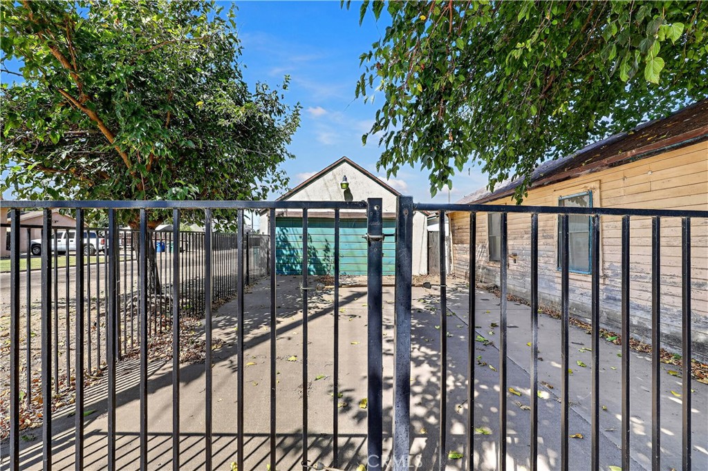 main property photo 39