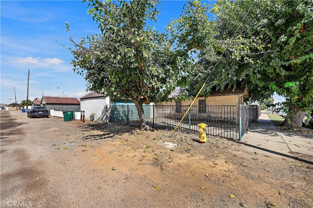main property photo 40