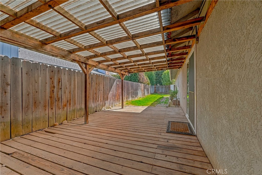 main property photo 28