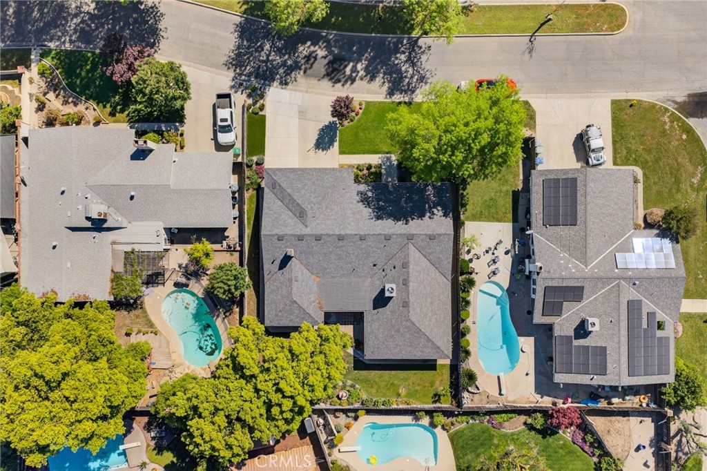 main property photo 40