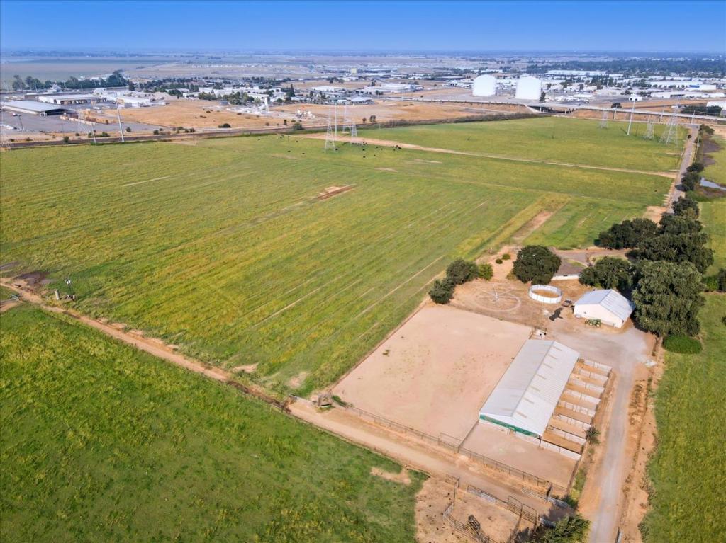 main property photo 13