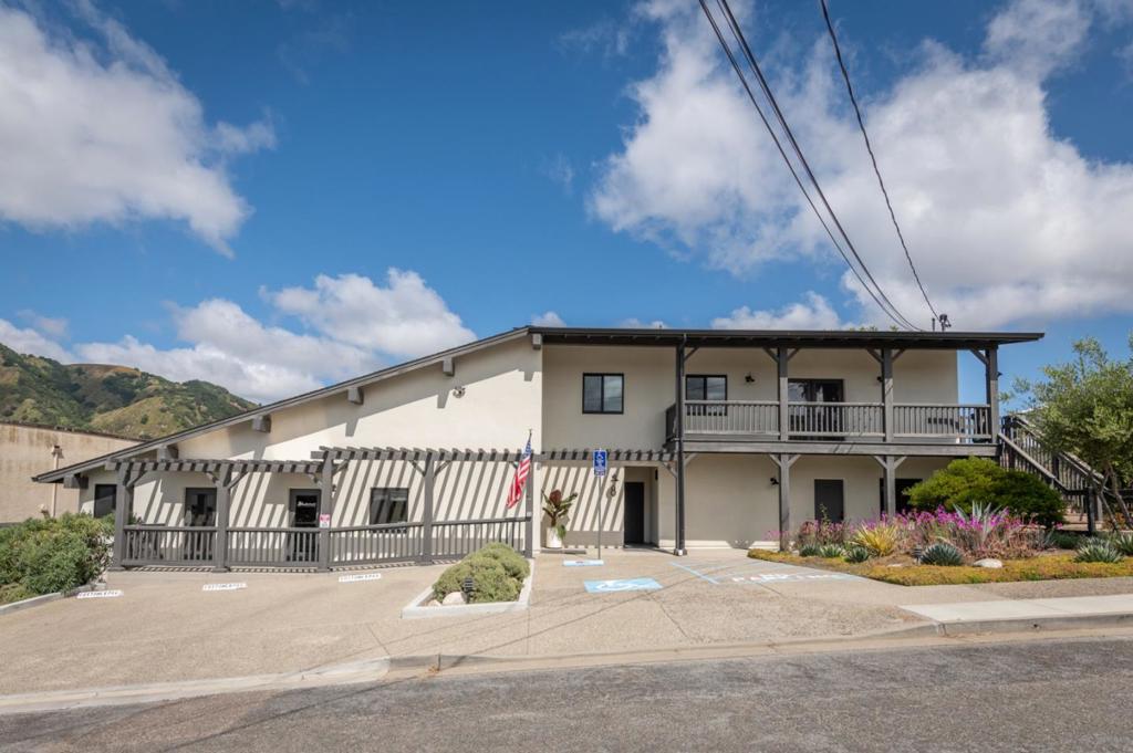 main property photo 1