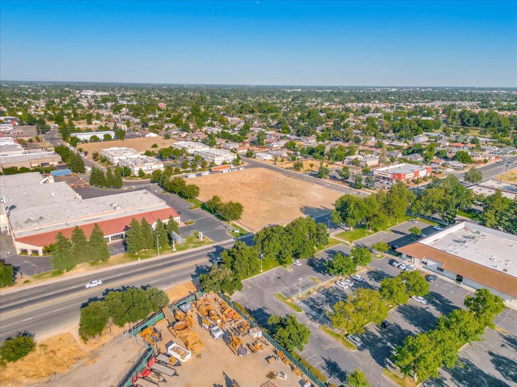 main property photo 12