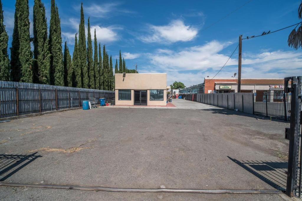 main property photo 12