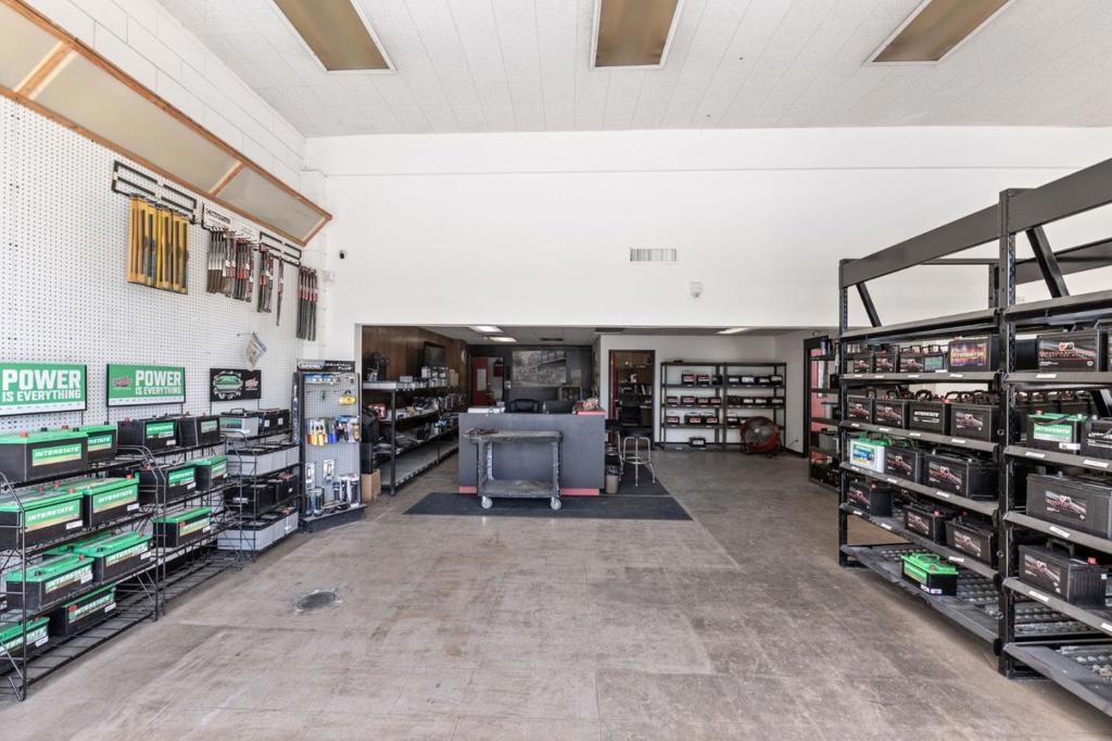 main property photo 14