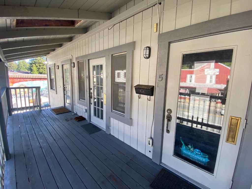 main property photo 10