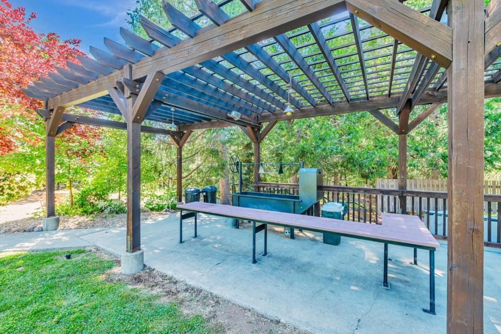 main property photo 50