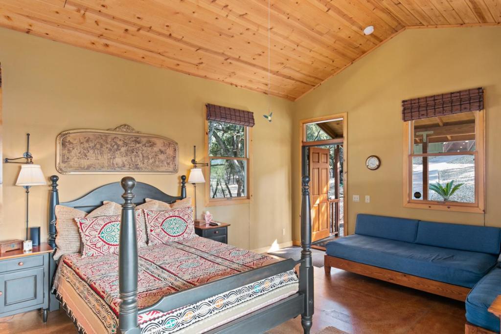 main property photo 40