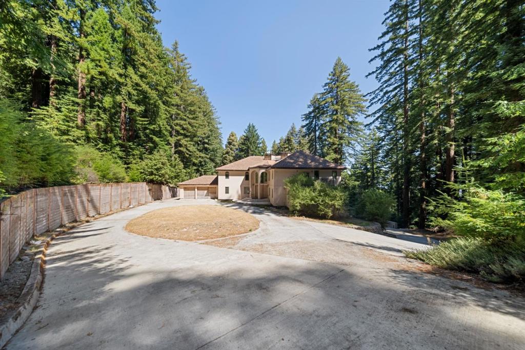 main property photo 14