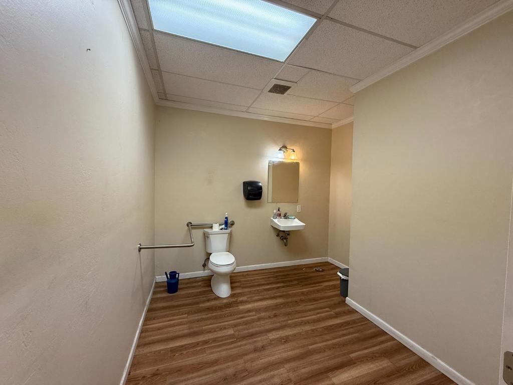 main property photo 8