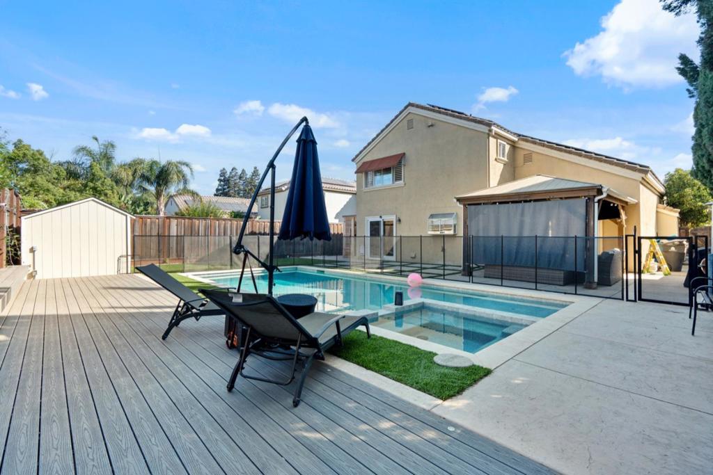 main property photo 51