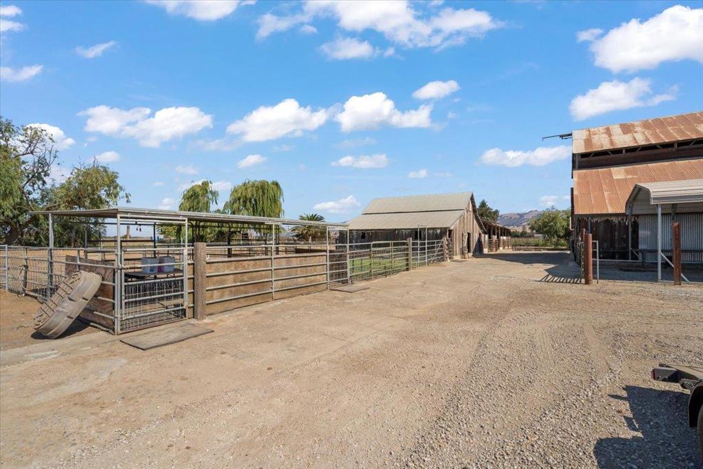 main property photo 44