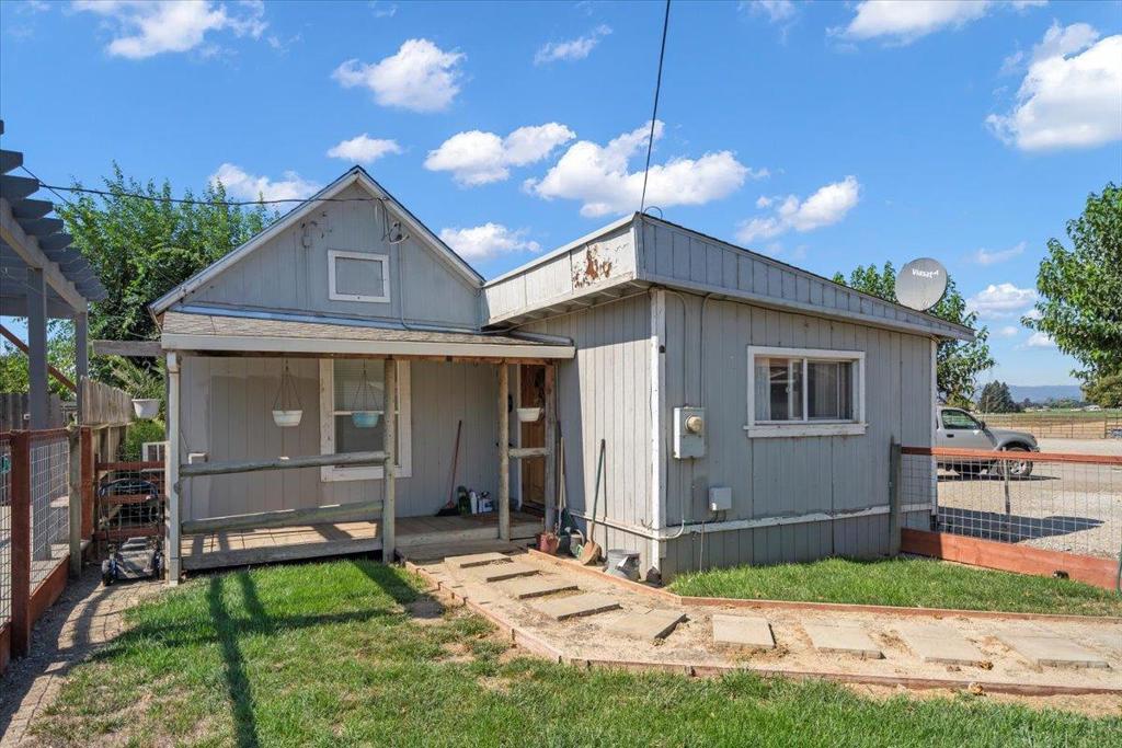main property photo 18