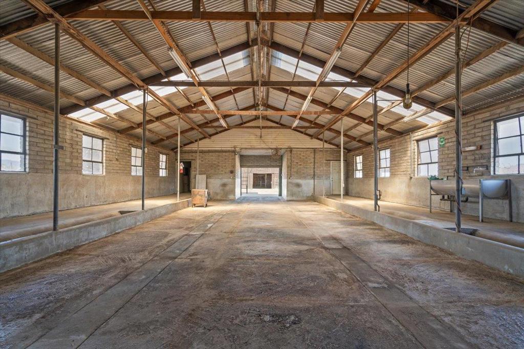main property photo 25
