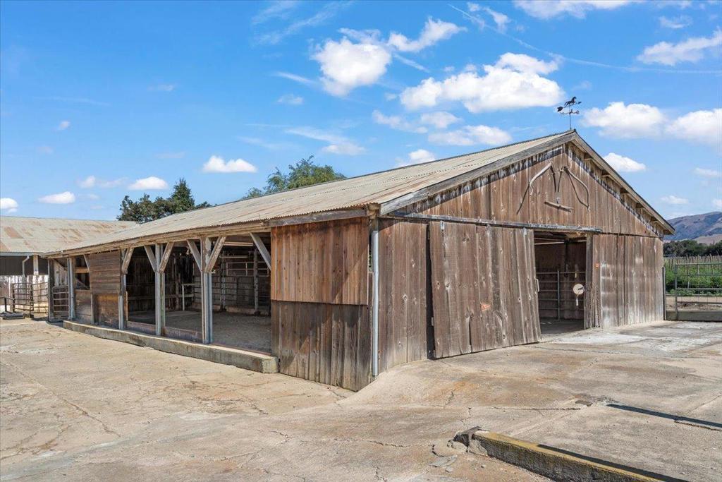 main property photo 11
