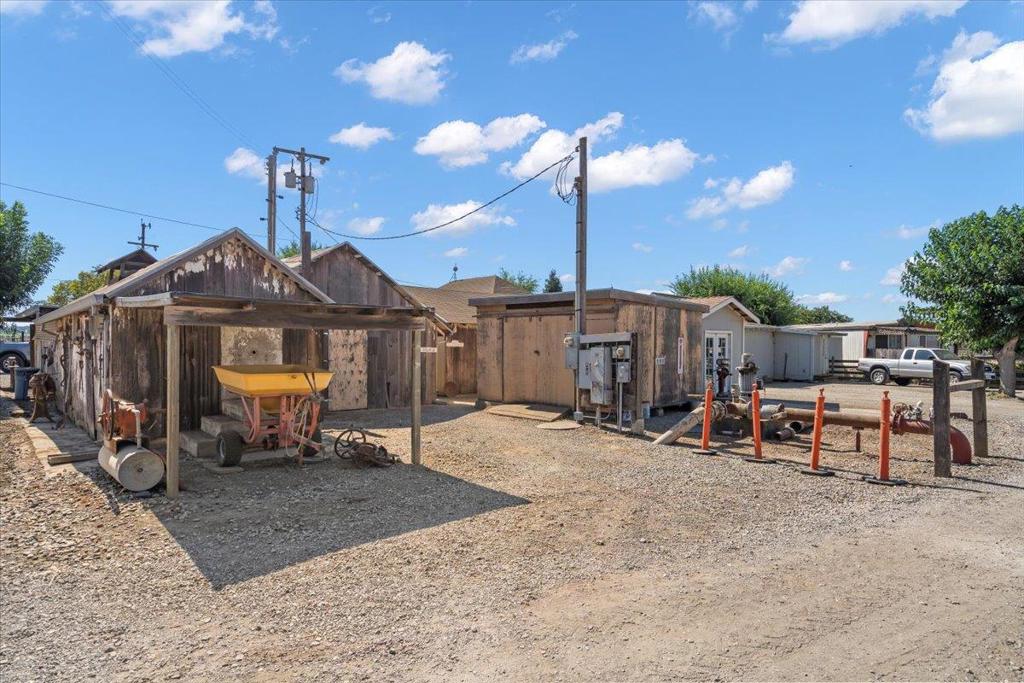 main property photo 17