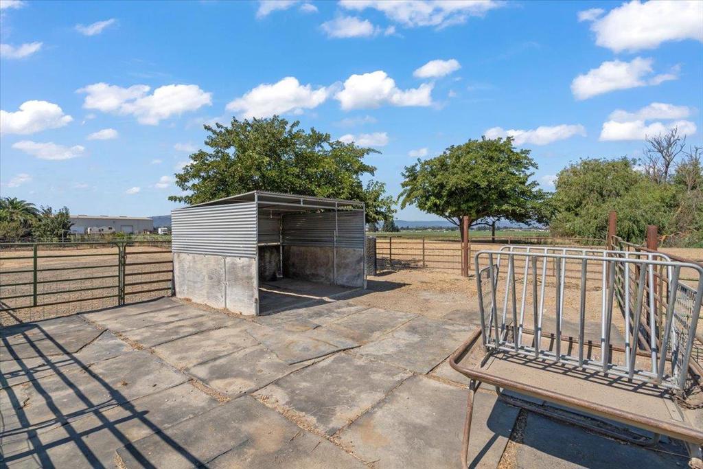 main property photo 25