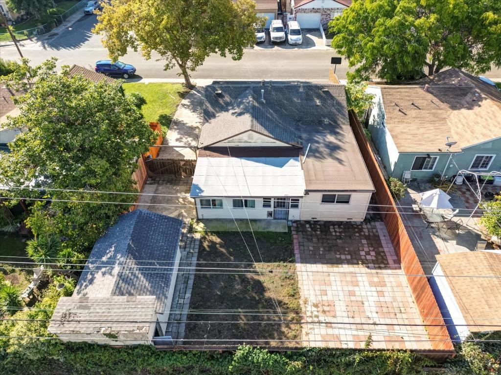 main property photo 50