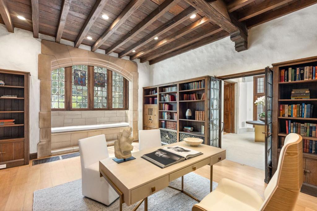 main property photo 40