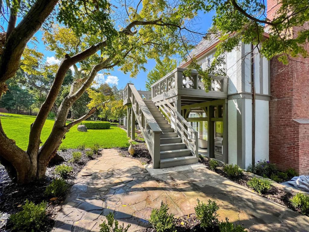 main property photo 51