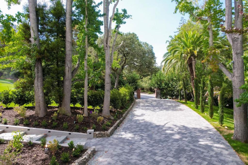 main property photo 54