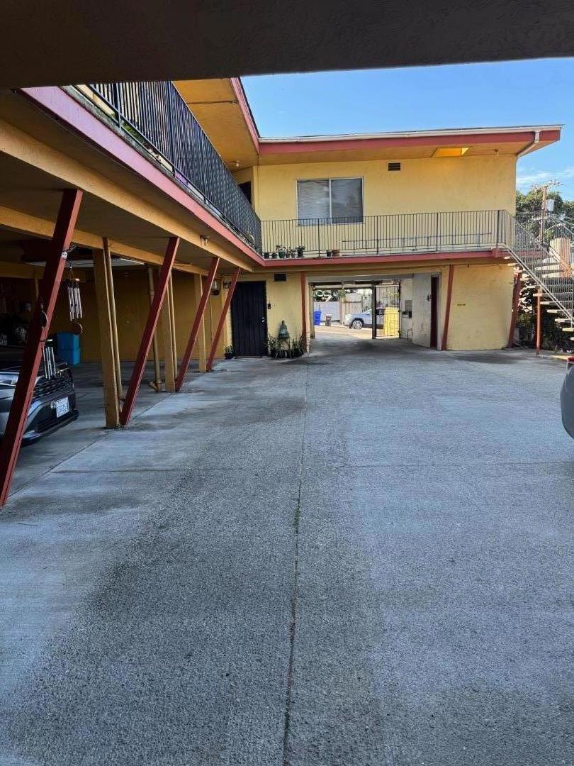 main property photo 10