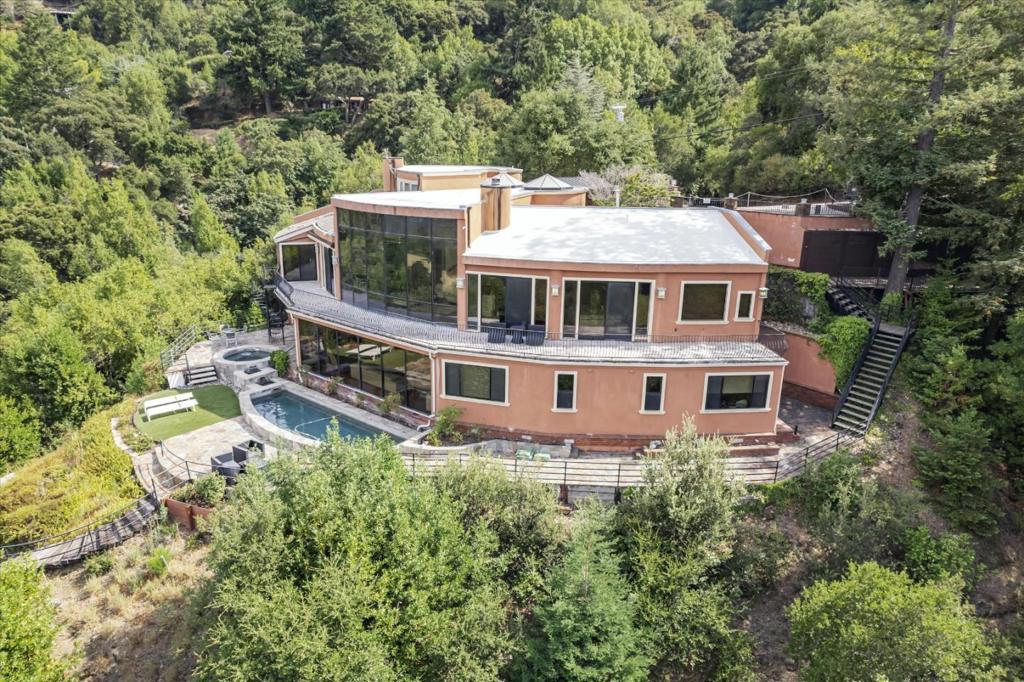 main property photo 37