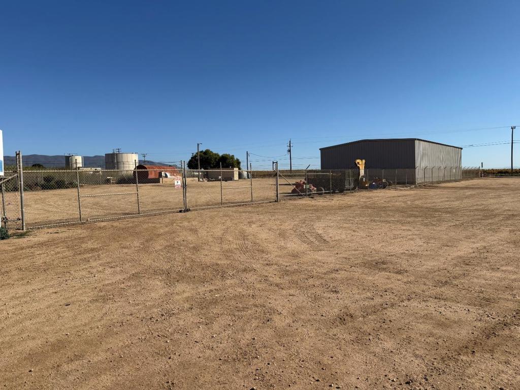 main property photo 6