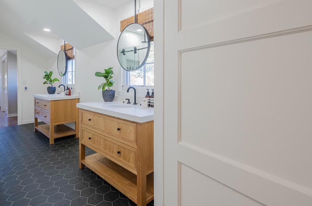 main property photo 70