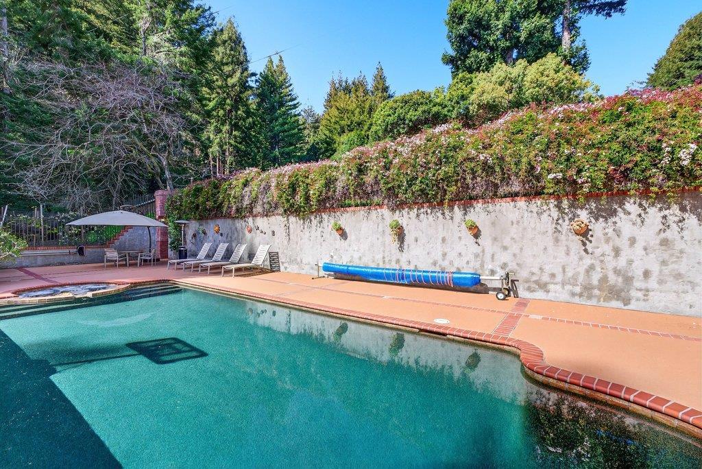 main property photo 65