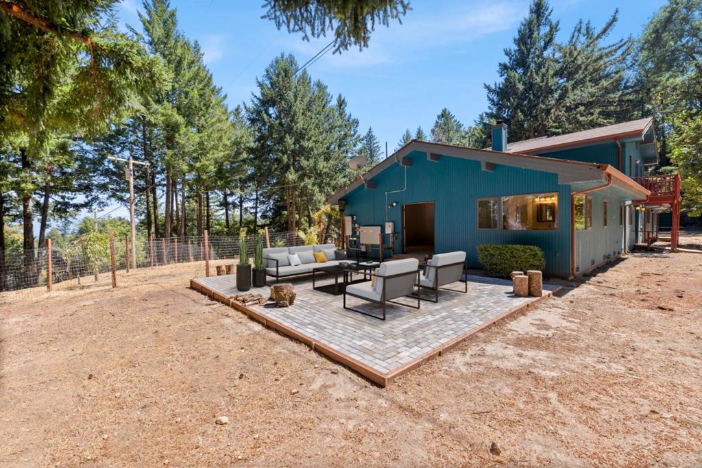 main property photo 45