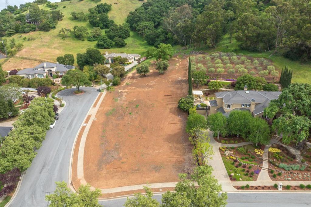 main property photo 40