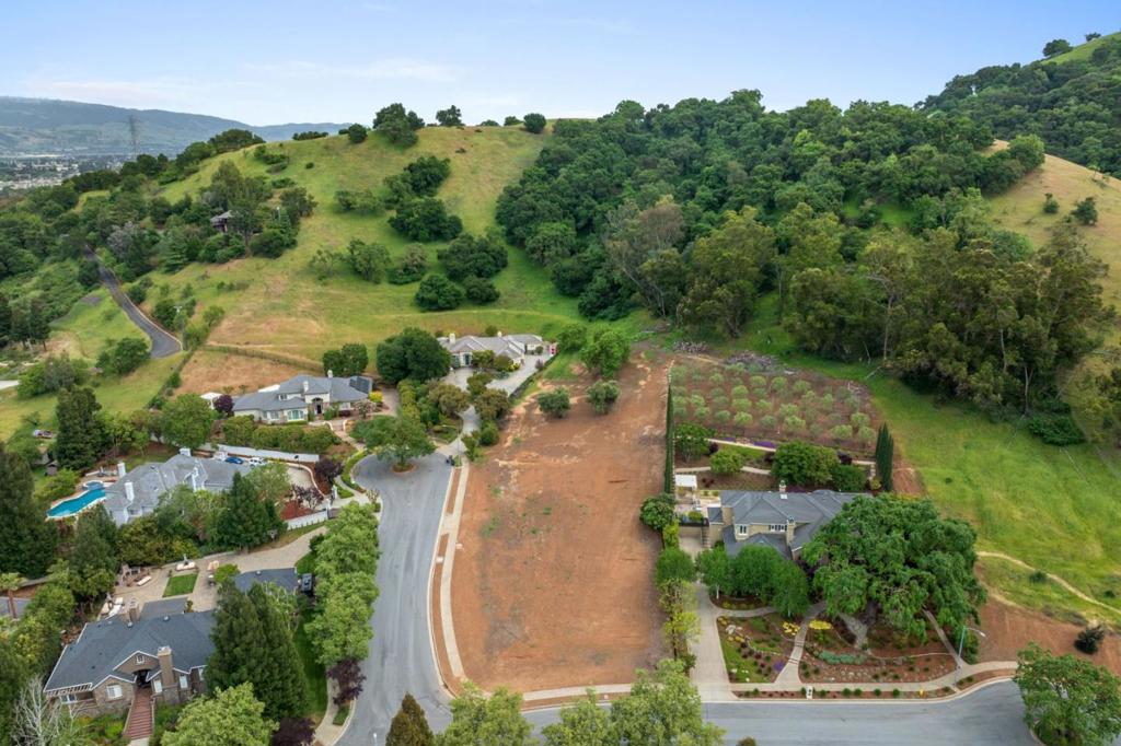 main property photo 41