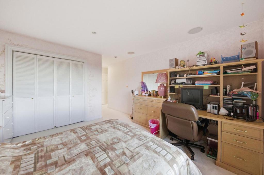 main property photo 89