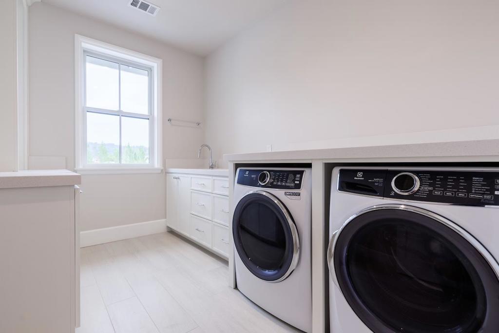 main property photo 74