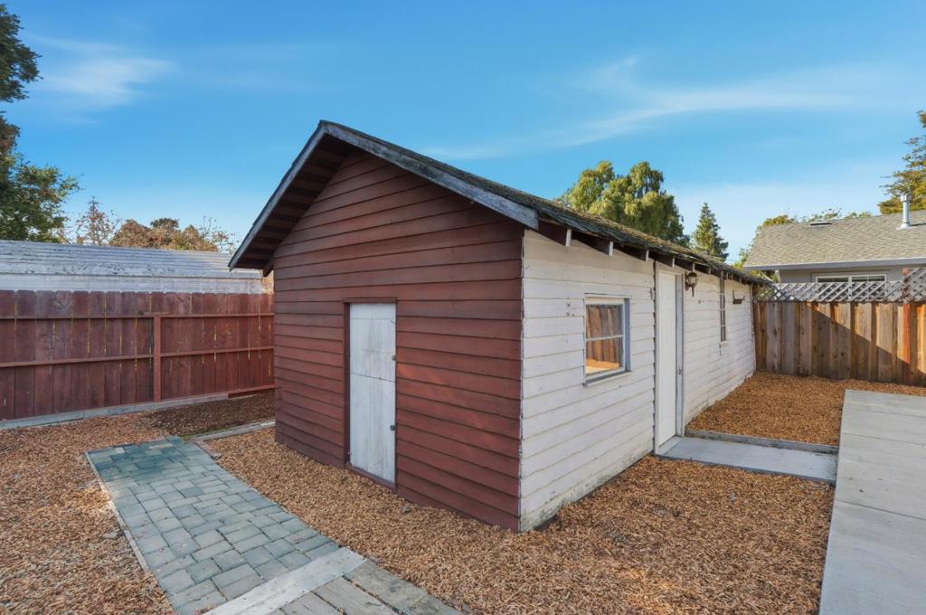 main property photo 61