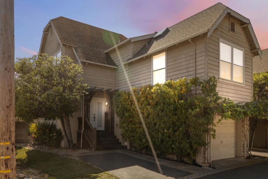 main property photo 68