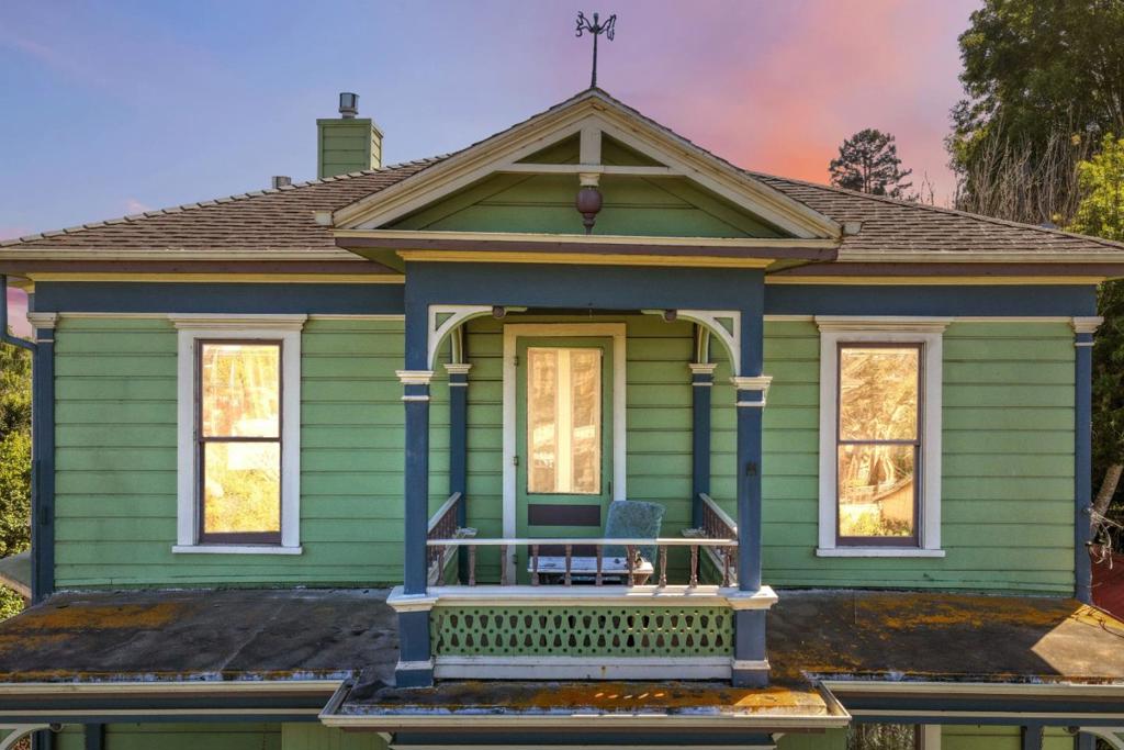 main property photo 35